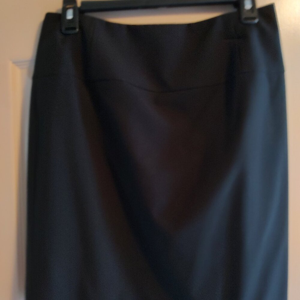 BLACK 'INC' LINED SKIRT - SIZE 8P